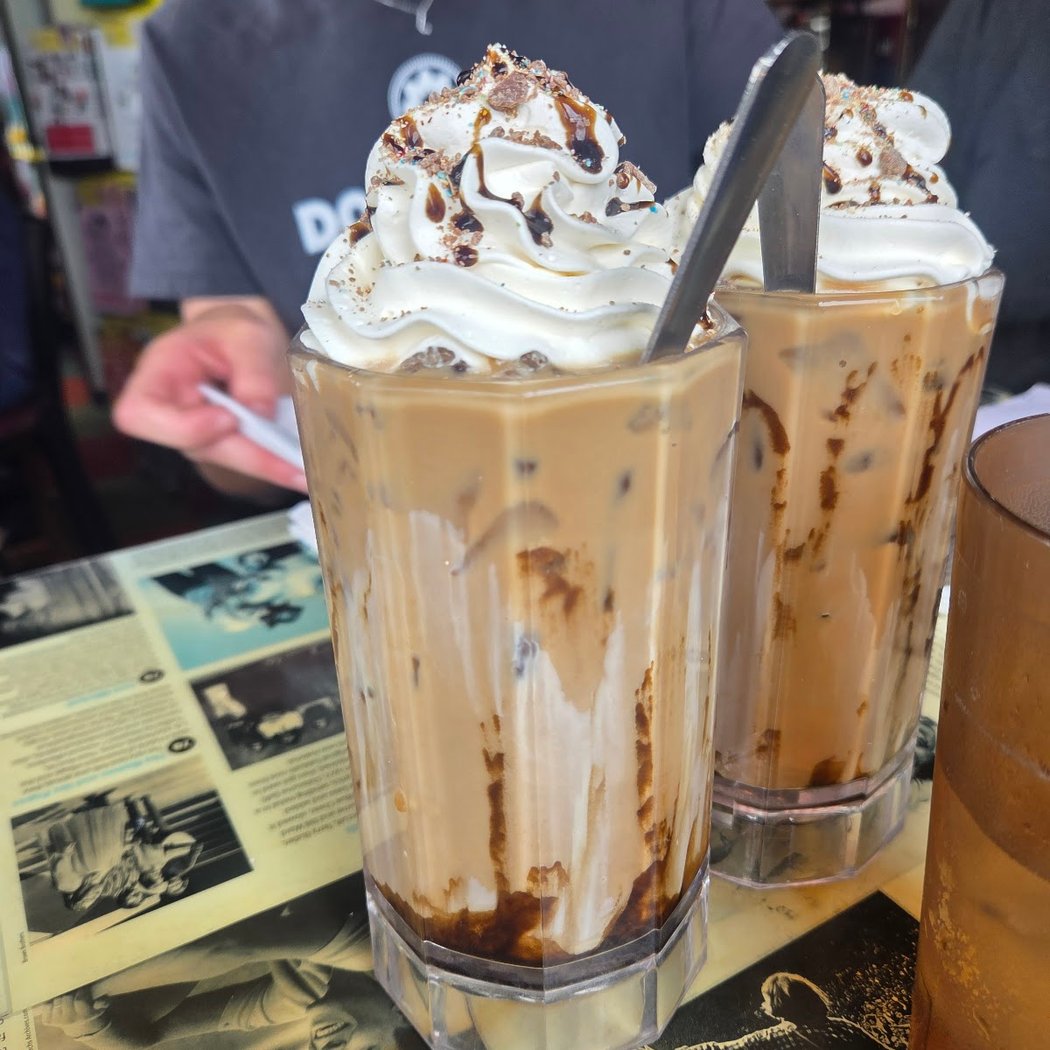 L. A. Cafe 4